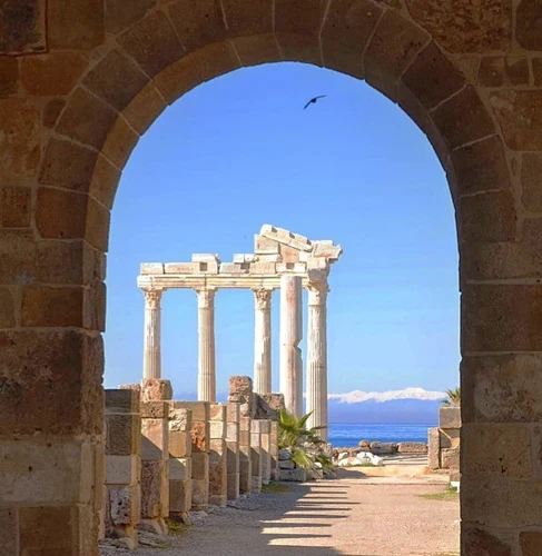 Side Apollon Tapınağı